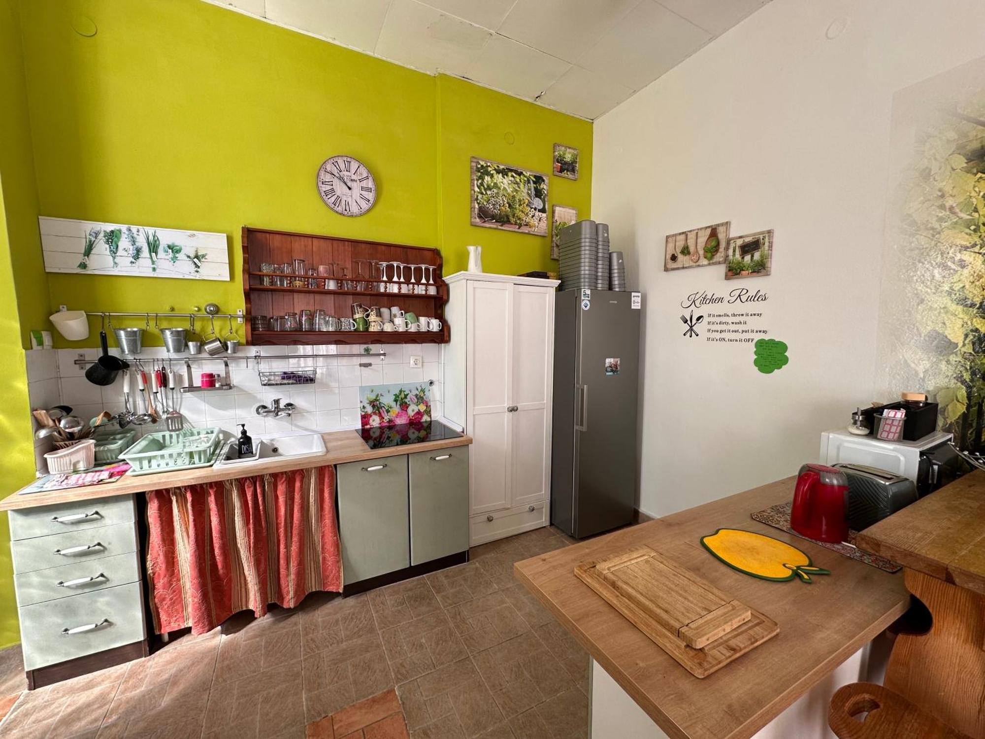 Crazy House Hostel Pula Exterior foto