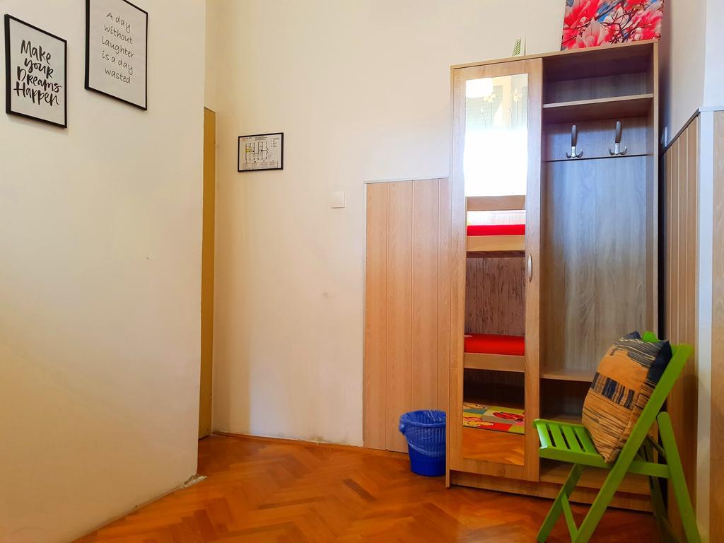 Crazy House Hostel Pula Exterior foto